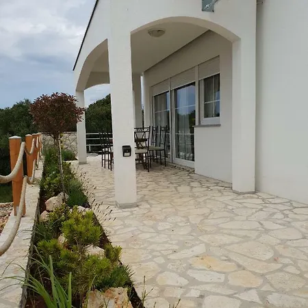 Holiday home Hisa Mandre
